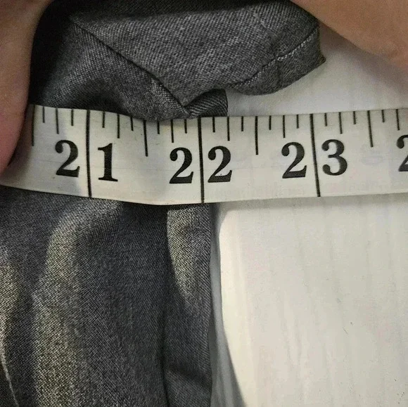 FIGS Gaya Graphite Gray  Scrub Top - Picture 4 of 7